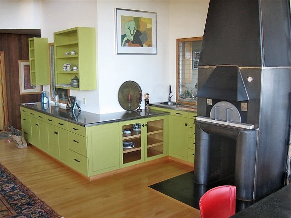 green-kitchen (49K)